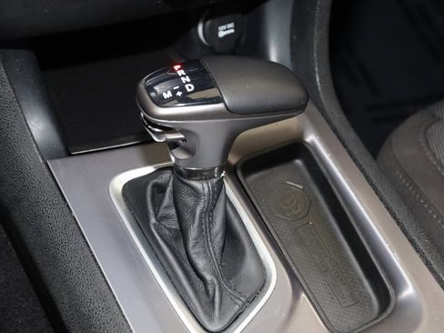 Used 2019 Dodge Charger SXT image 7