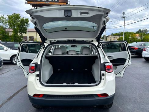 Used 2018 Jeep Compass Latitude w/ Popular Equipment Group FWD image 35
