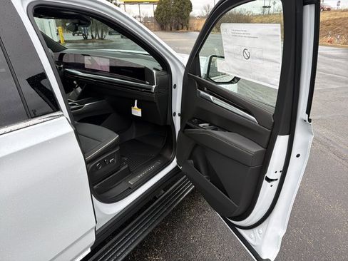 New 2026 Cadillac Escalade ESV Luxury image 37