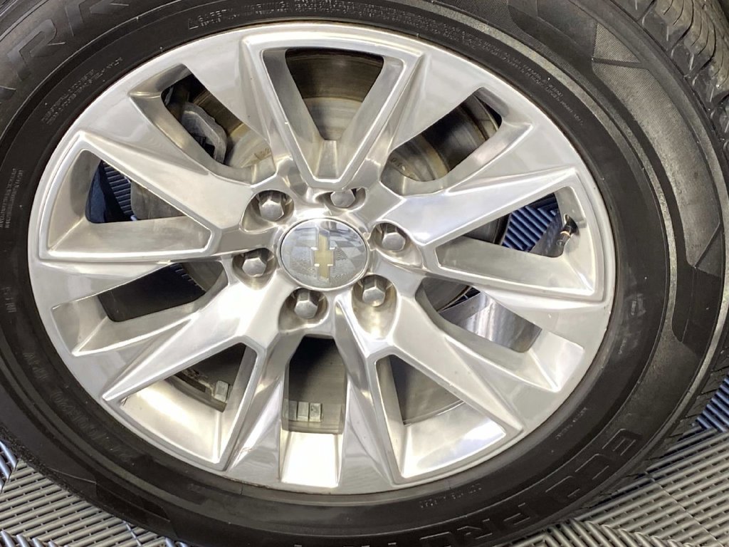 Used 2023 Chevrolet Suburban Premier AWD/4WD image 30