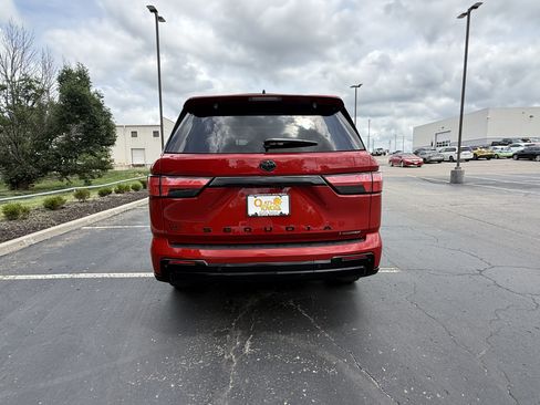 Certified 2025 Toyota Sequoia Platinum AWD/4WD image 27