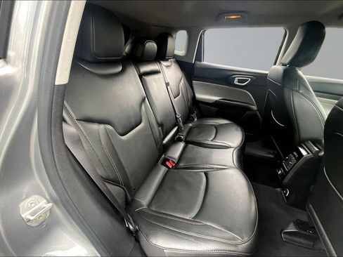 Used 2022 Jeep Compass Latitude AWD/4WD image 25