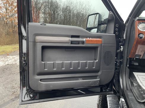 Used 2015 Ford F350 King Ranch w/ King Ranch Package image 9