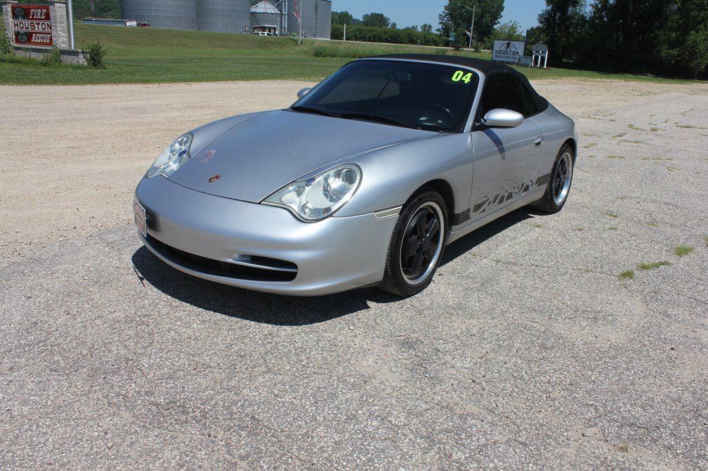 Used 2004 Porsche 911 Carrera RWD image 1