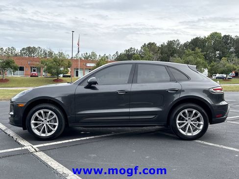 Used 2022 Porsche Macan w/ Premium Package Plus AWD/4WD image 25