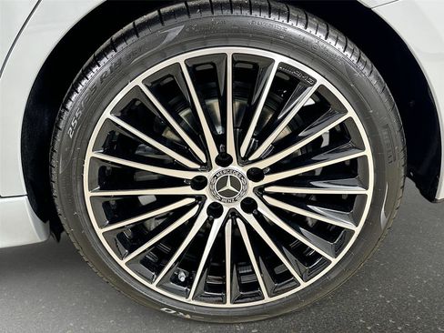 Used 2025 Mercedes-Benz C 300 4MATIC Sedan image 40