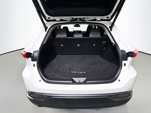 Used 2021 Toyota Venza LE w/ Carpet Mat Package (TMS) image 34