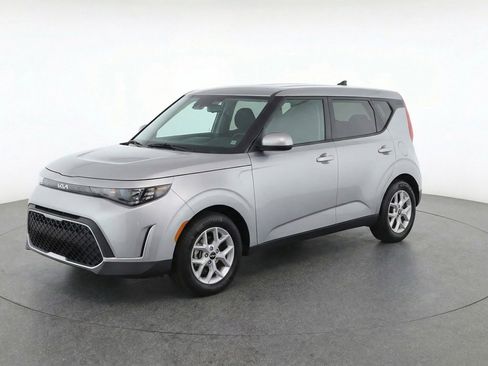Used 2025 Kia Soul LX w/ LX Technology Package FWD image 3