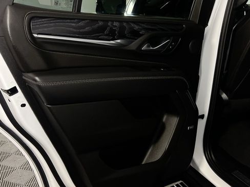 Used 2024 GMC Yukon Denali image 30