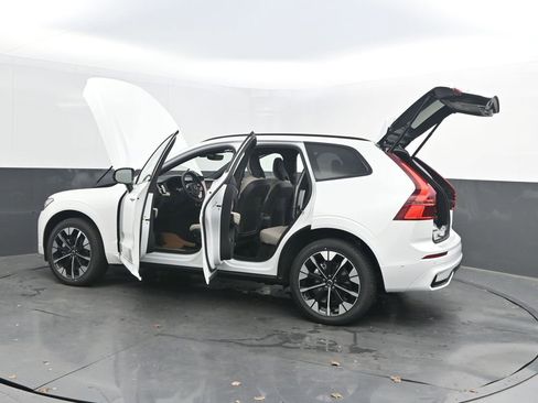 New 2026 Volvo XC60 B5 Plus w/ Protection Package Premier AWD/4WD image 39
