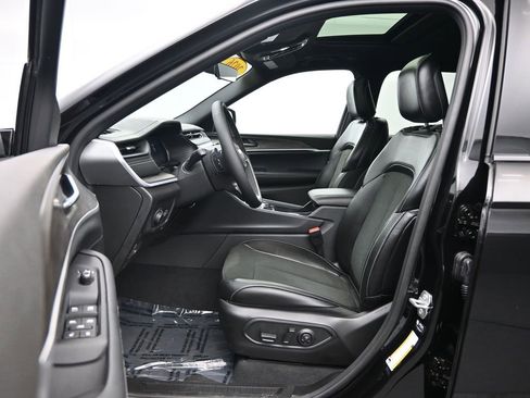 New 2026 Jeep Grand Cherokee L 4WD image 22