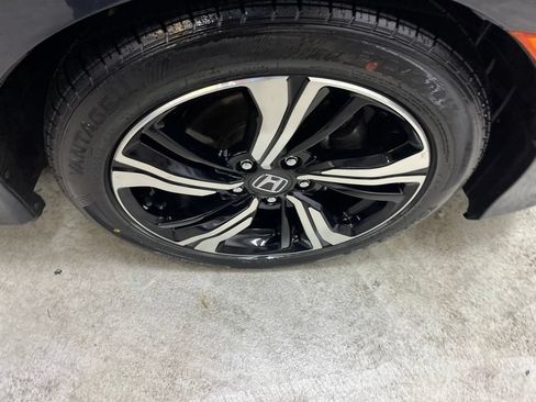 Used 2018 Honda Civic Touring image 32