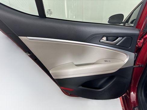 Used 2022 Genesis G70 2.0T image 26