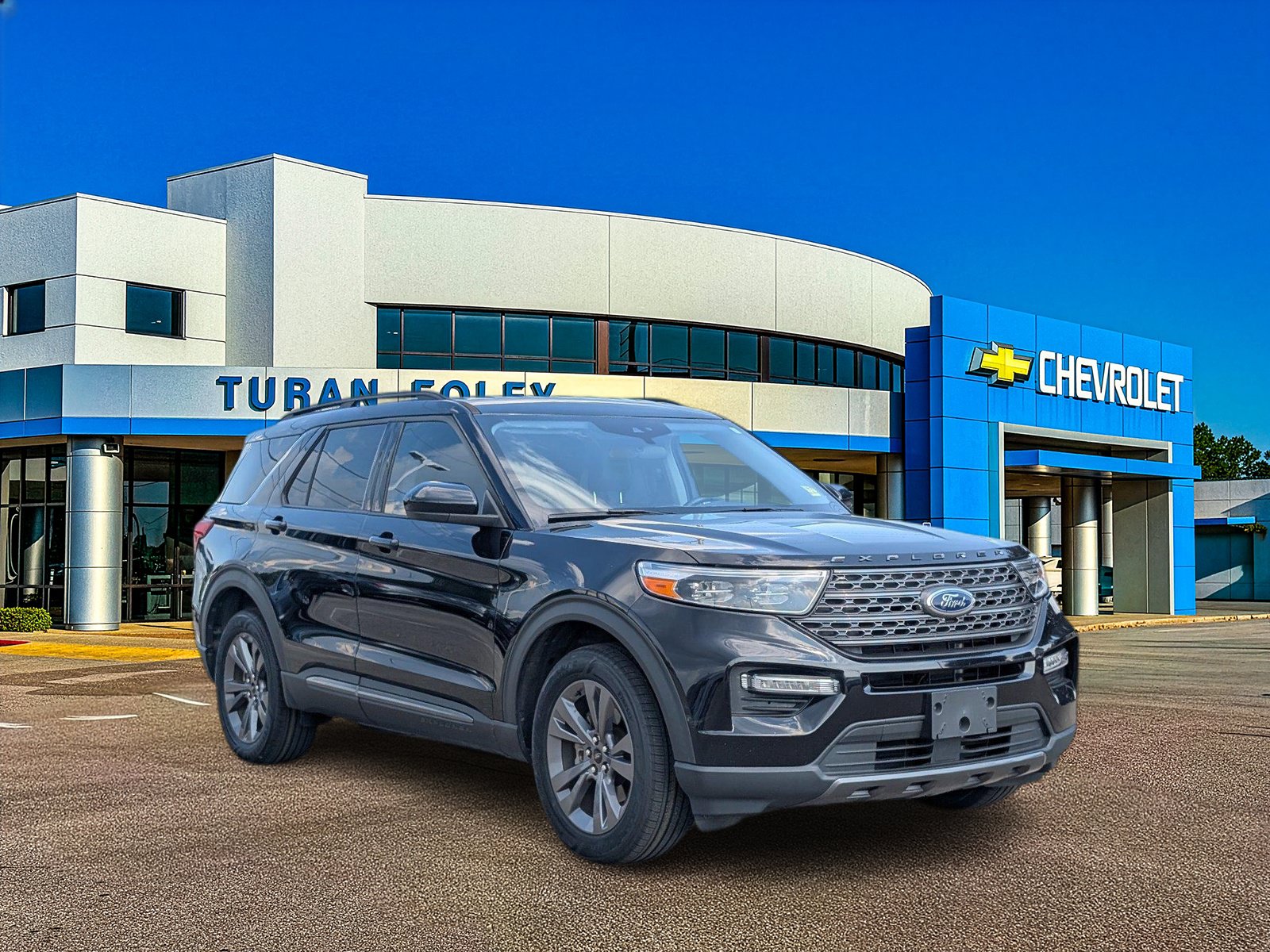 Used 2024 Ford Explorer XLT w/ Equipment Group 202A AWD/4WD image 9