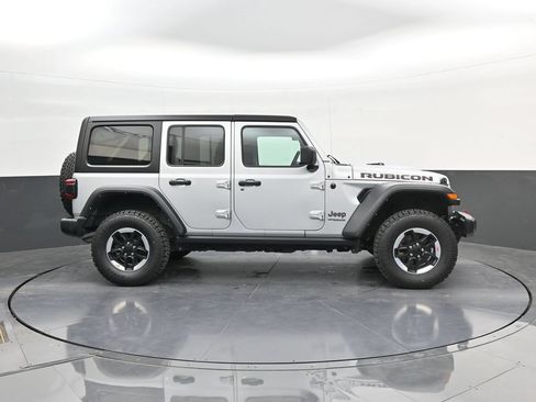 Used 2022 Jeep Wrangler Unlimited Rubicon w/ LED Lighting Group AWD/4WD image 9