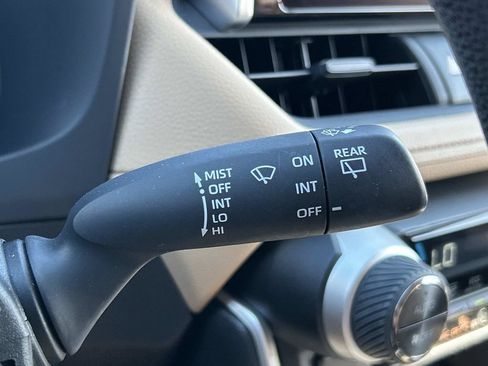 Used 2023 Toyota RAV4 LE AWD/4WD image 33