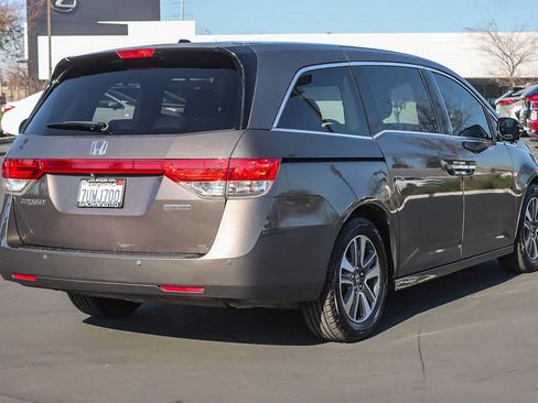 Used 2016 Honda Odyssey Touring image 4
