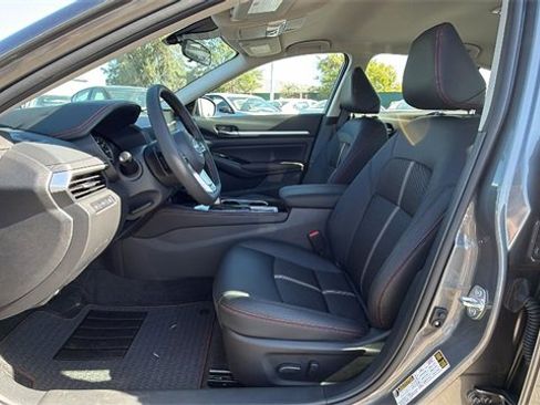New 2025 Nissan Altima 2.5 SR image 32