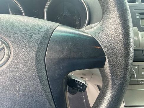 Used 2011 Toyota Highlander 2WD image 30