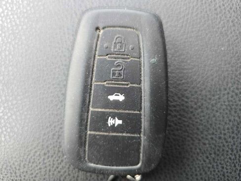 Used 2018 Toyota Camry XSE image 21