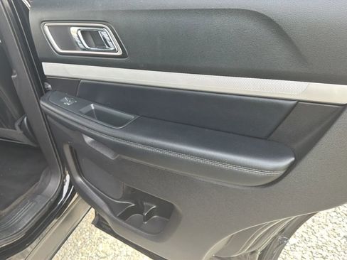 Used 2017 Ford Explorer XLT w/ Equipment Group 202A image 34