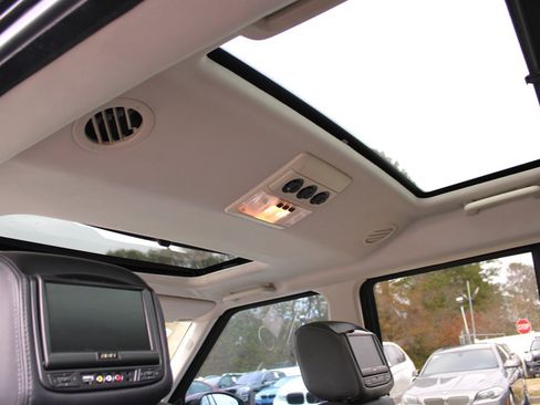 Used 2016 Land Rover LR4 HSE Silver Edition image 28