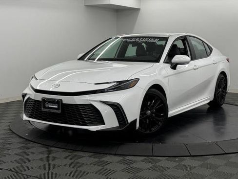 Certified 2026 Toyota Camry SE FWD image 3
