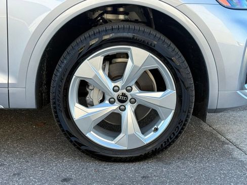 Used 2025 Audi Q5 2.0T Premium Plus w/ Premium Plus Package AWD/4WD image 46