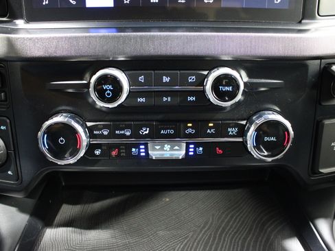 Used 2024 Ford F350 Platinum AWD/4WD image 18