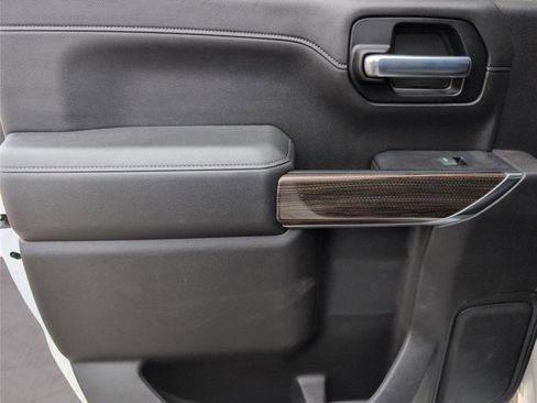 Used 2020 Chevrolet Silverado 1500 RST image 34