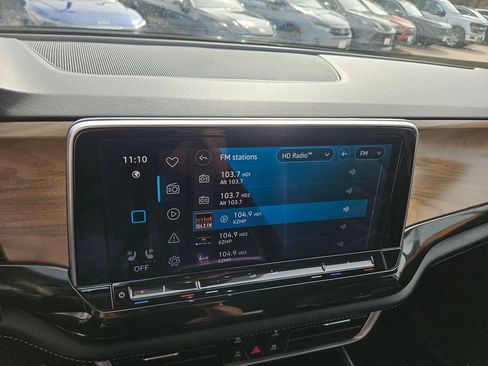 Used 2025 Volkswagen Atlas SE image 21