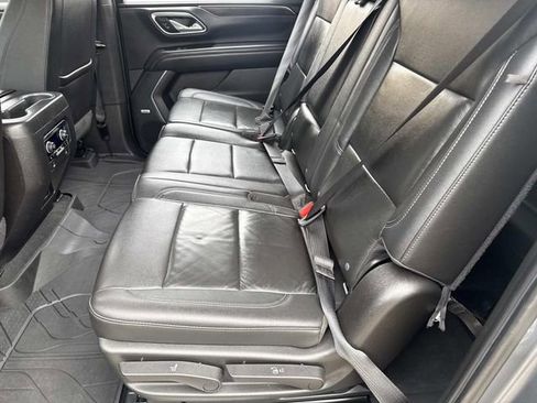 Used 2021 Chevrolet Suburban LT w/ LT Signature Package image 17