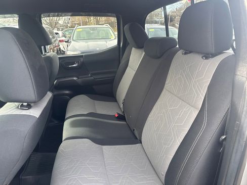 Used 2023 Toyota Tacoma TRD Off-Road image 34