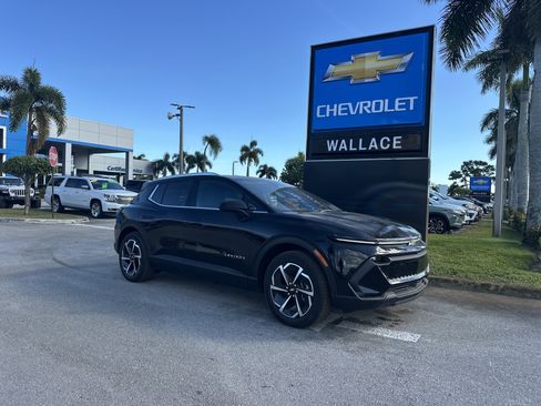 New 2026 Chevrolet Equinox EV LT image 1