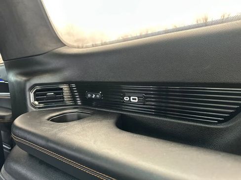 Used 2024 Jeep Grand Wagoneer Series III w/ Rear Seat Video Group 1 AWD/4WD image 18