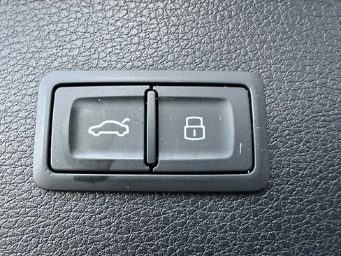 Used 2019 Audi Q5 2.0T Premium w/ Convenience Package image 28