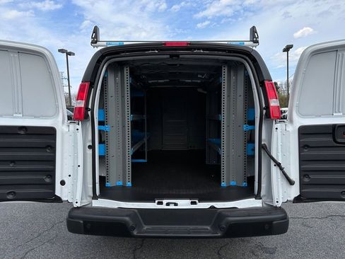 New 2025 GMC Savana 2500 w/ Driver Convenience Package RWD image 23