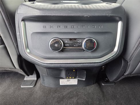 Used 2025 Ford Expedition Max Active AWD/4WD image 23