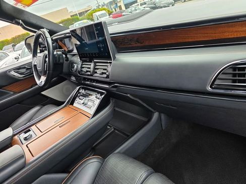 Used 2022 Lincoln Navigator Black Label AWD/4WD image 17