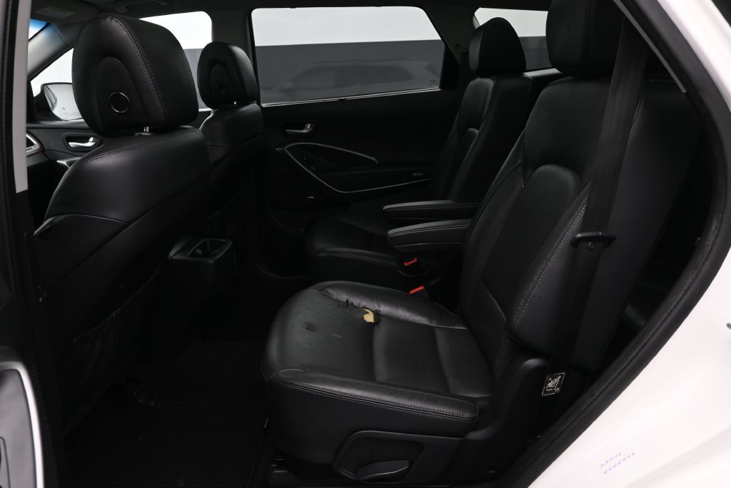 Used 2017 Hyundai Santa Fe Limited FWD image 12