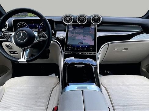 Used 2026 Mercedes-Benz GLC 300 4MATIC image 9