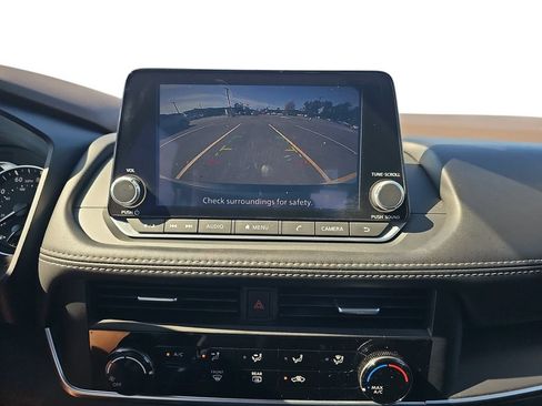 Used 2023 Nissan Rogue S FWD image 22