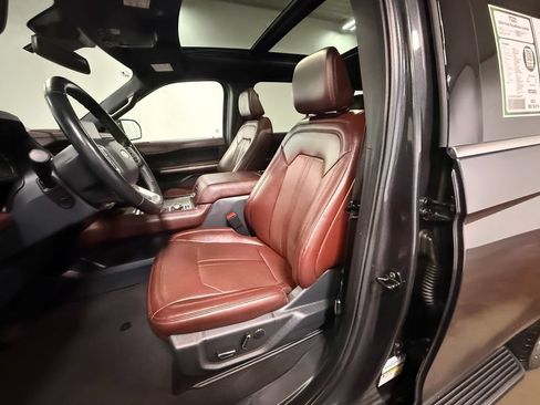 Used 2024 Ford Expedition Limited AWD/4WD image 12