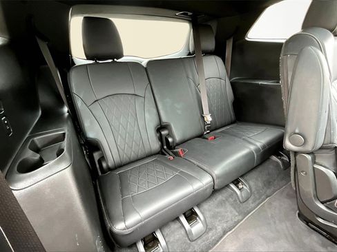 Used 2022 Buick Enclave Avenir w/ Avenir Technology Package image 28