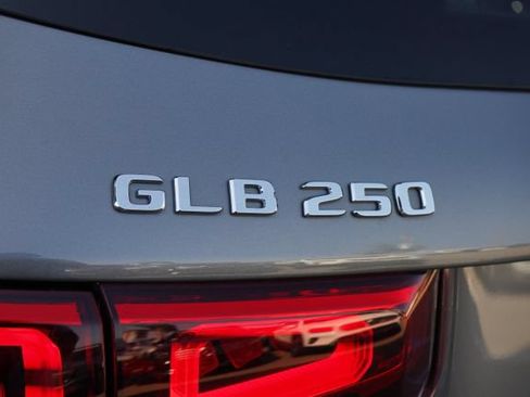Used 2022 Mercedes-Benz GLB 250 image 16