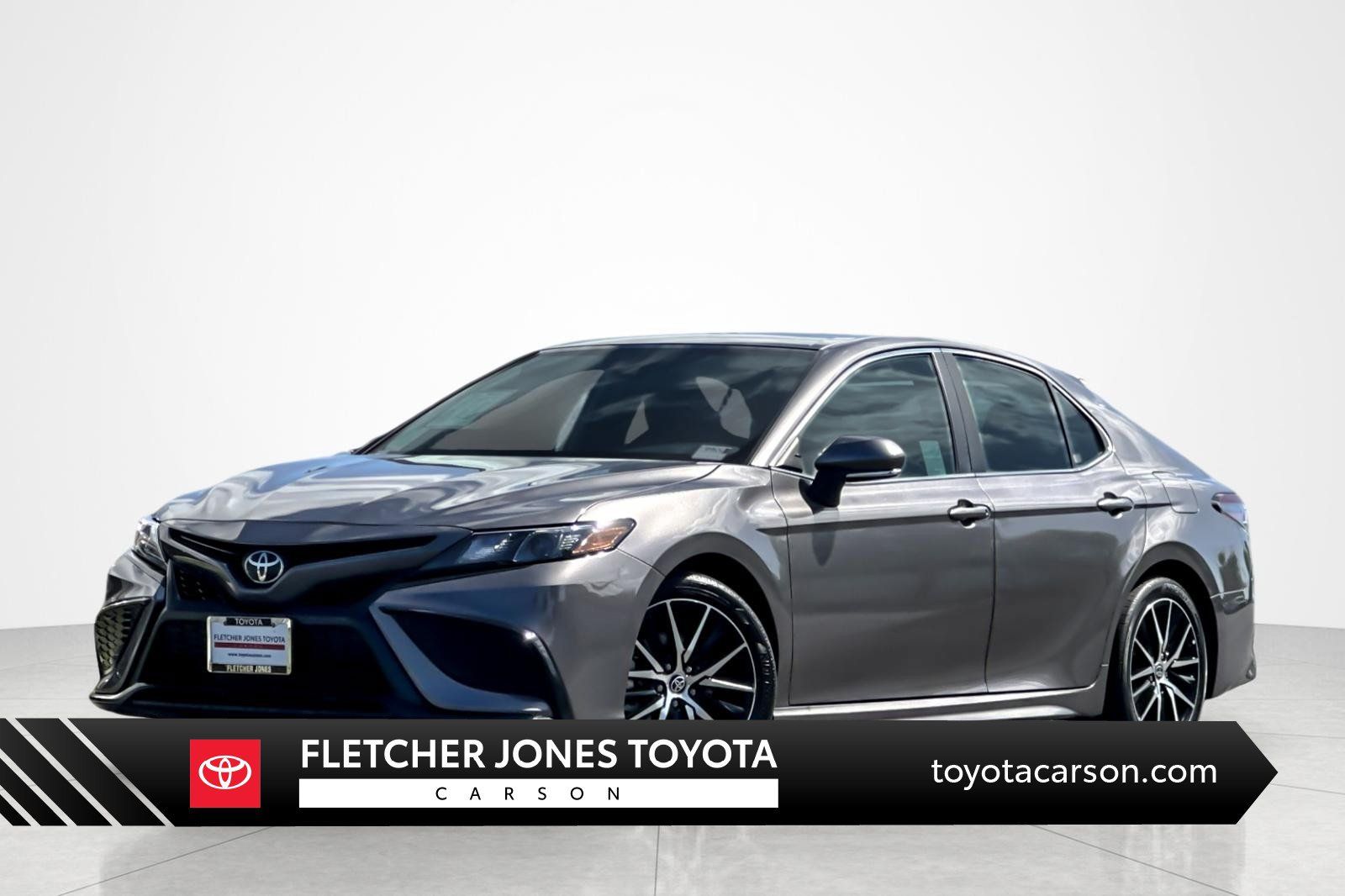 Used 2024 Toyota Camry SE w/ Cold Weather Package AWD/4WD image 1