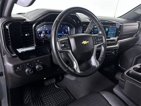 Used 2025 Chevrolet Silverado 1500 LT image 10