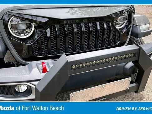 Used 2020 Jeep Gladiator Overland w/ LED Lighting Group AWD/4WD image 34