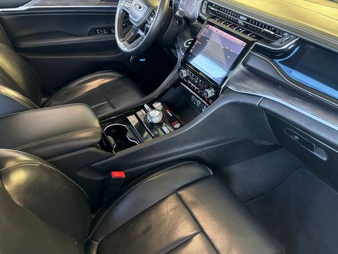 Used 2022 Jeep Grand Cherokee L Overland w/ Luxury Tech Group IV image 19