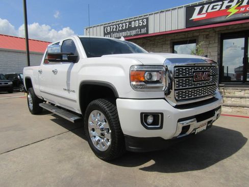 Used 2018 GMC Sierra 2500 Denali w/ Suspension Package, Off-Road image 6